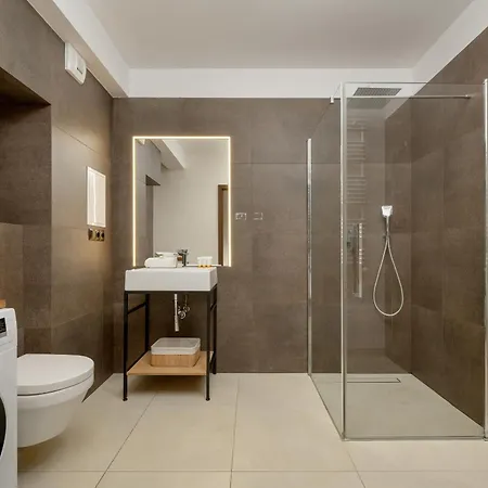 Black And Brown With Free Parking And Furnished Balcony In By Renters * Wroclaw