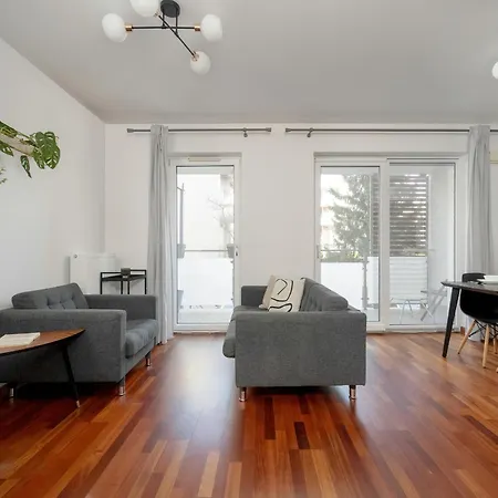 Black And Brown With Free Parking And Furnished Balcony In By Renters Appartement Wrocław