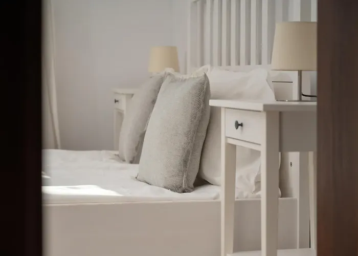 Black And Brown With Free Parking And Furnished Balcony In By Renters 아파트 브로츠와프