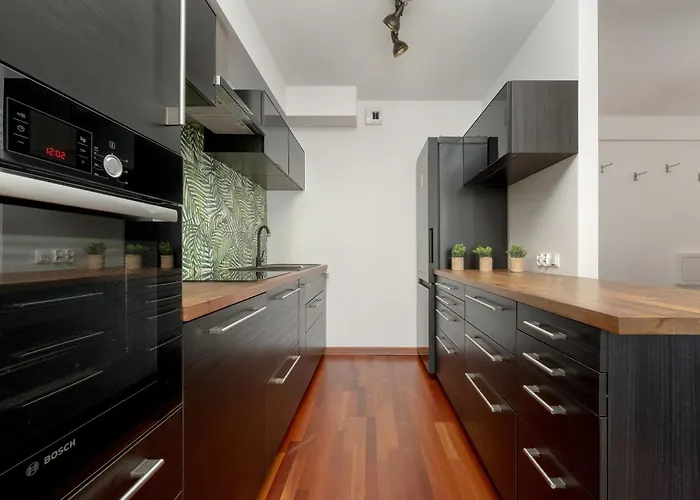 Black And Brown With Free Parking And Furnished Balcony In By Renters 아파트 브로츠와프