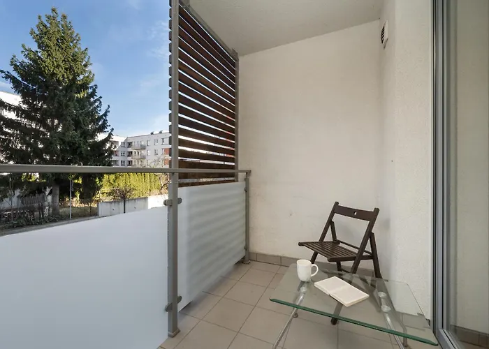 아파트 Black And Brown With Free Parking And Furnished Balcony In By Renters 브로츠와프